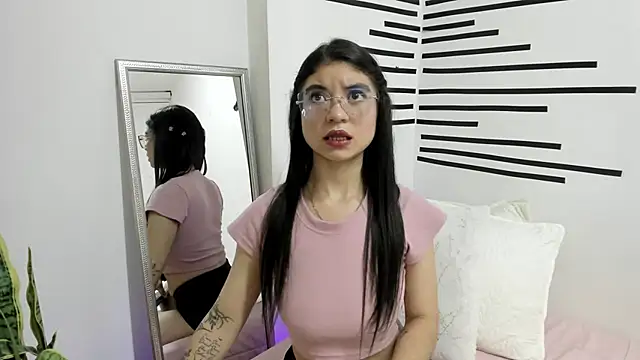 LindaCatalina  online show from June 10, 1:34 pm