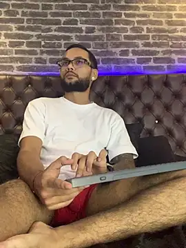 KyleJoss30 online show from April 13, 9:30 pm