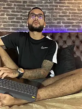 KyleJoss30 online show from April 6, 9:05 pm