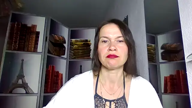 Selena Moo online show from March 31, 8:05 am