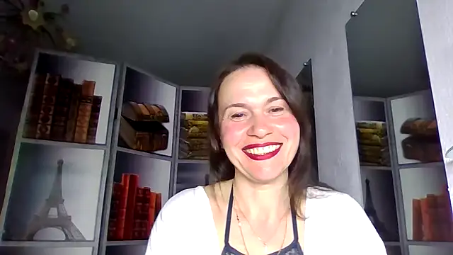 Selena Moo online show from March 24, 4:40 pm