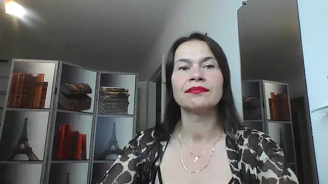 Selena Moo online show from July 27, 10:00 am