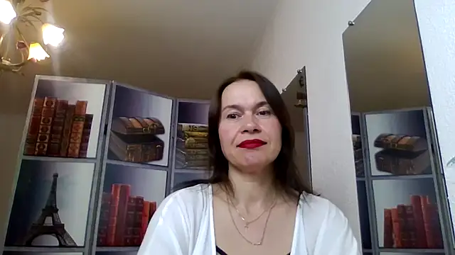 Selena Moo online show from April 30, 8:10 am