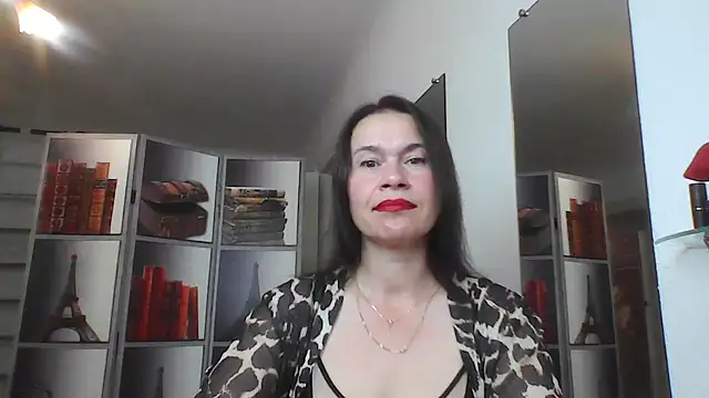 Selena Moo online show from July 26, 8:10 am
