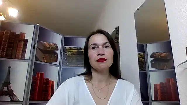Selena Moo online show from May 12, 8:10 am