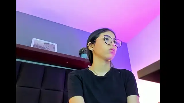 sofi alix online show from May 11, 7:00 pm