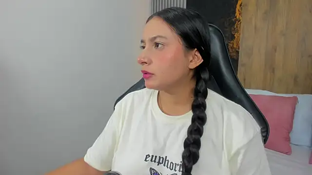 kira relish online show from May 8, 12:42 pm