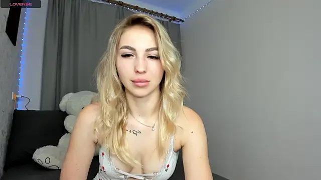 LadySweetN online show from May 13, 10:17 pm