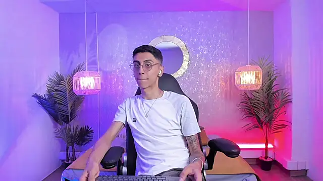 Gio carangi online show from April 23, 3:24 am