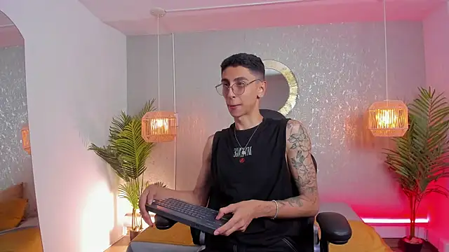 Gio carangi online show from May 9, 2:48 am