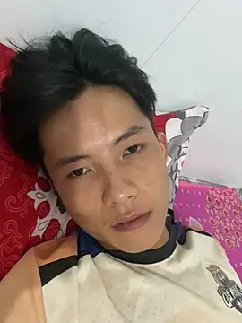 Nguyencuong1999 online show from April 4, 5:36 am