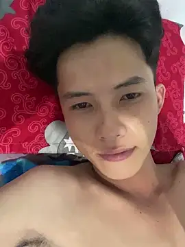 Nguyencuong1999 online show from April 17, 12:02 am