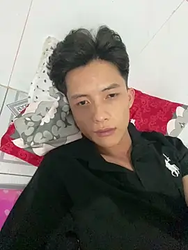 Nguyencuong1999 online show from April 13, 10:36 pm