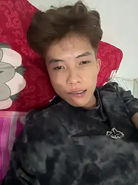 Nguyencuong1999 online show from April 30, 8:16 pm