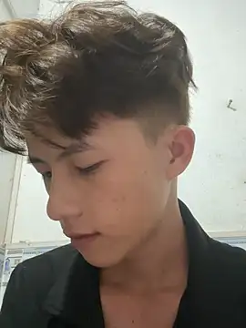 Nguyencuong1999 online show from April 23, 4:41 pm