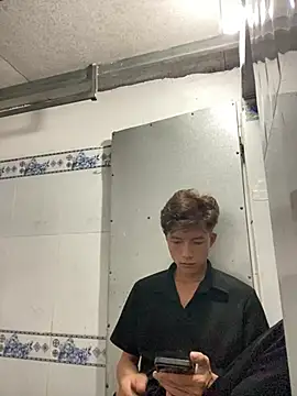 Nguyencuong1999 online show from April 29, 11:25 am