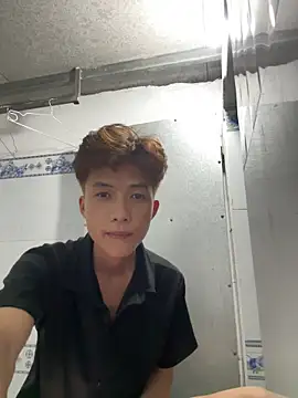 Nguyencuong1999 online show from April 27, 8:45 am