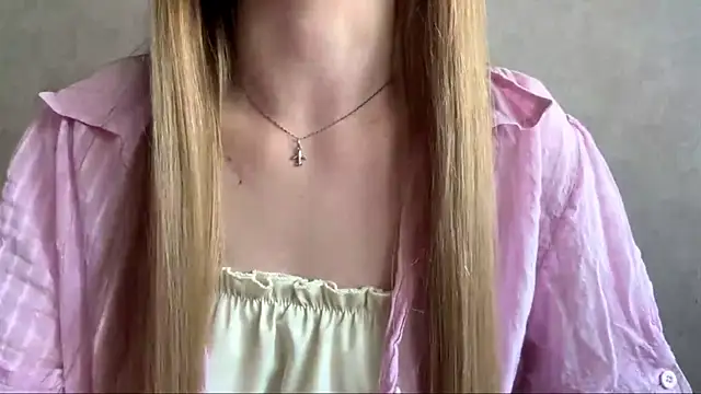 CarolineNine online show from July 1, 2:39 pm