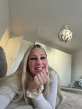 Softpeach402 online show from March 23, 7:52 am