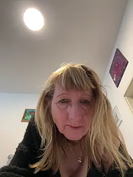 MatureKim online show from April 3, 3:18 pm