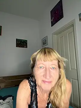 MatureKim online show from June 17, 7:24 pm