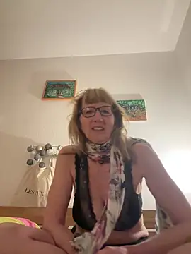 MatureKim online show from March 22, 10:00 pm