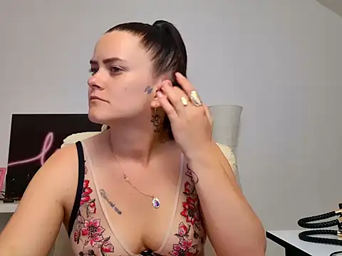 NicolSparkleX online show from May 26, 6:11 am