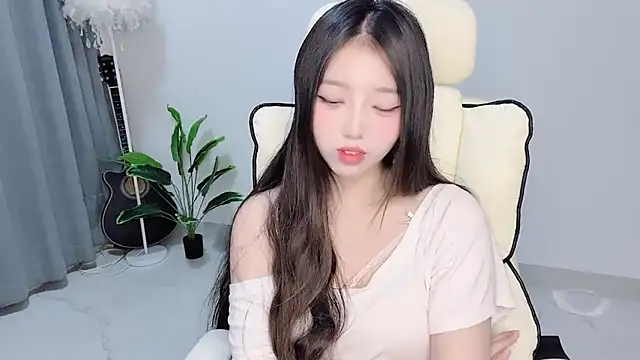 Yukiy8877 online show from April 3, 10:05 pm