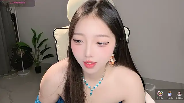 Yukiy8877 online show from April 21, 11:33 pm
