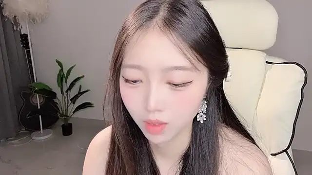 Yukiy8877 online show from April 11, 1:13 am