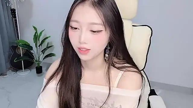 Yukiy8877 online show from April 2, 9:49 am