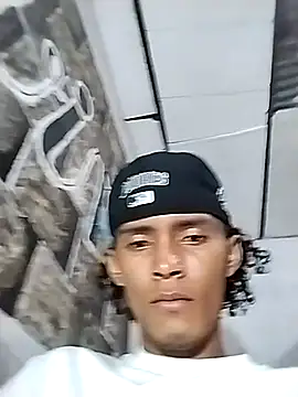 Snapshot of spittermasterpig1 chatting on March 20, 1:56 pm spittermasterpig1 online show from March 20, 1:56 pm