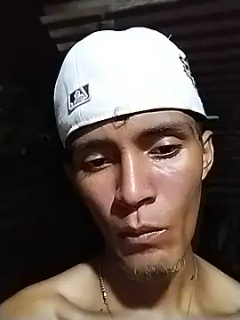 spittermasterpig1 online show from July 15, 4:52 am