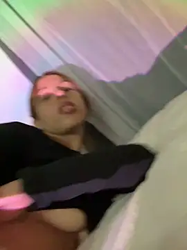 Andreakriss online show from April 4, 2:07 am