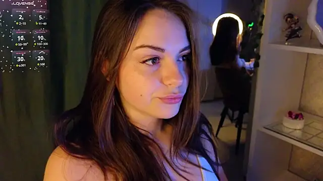 dark honey  online show from April 18, 3:14 pm