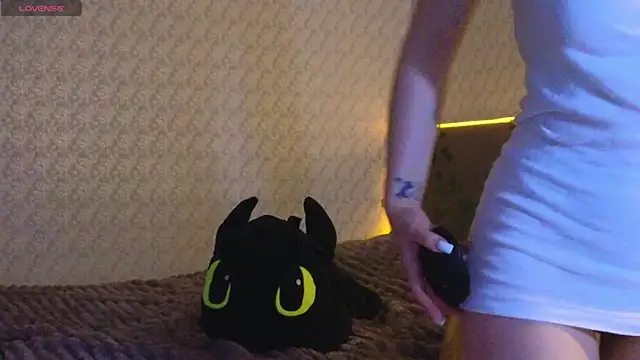 dark honey  online show from March 28, 2:23 am