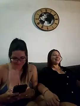 Gia-and-Lara online show from March 22, 6:09 pm