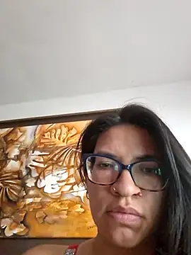 Gia-and-Lara online show from March 29, 1:24 pm