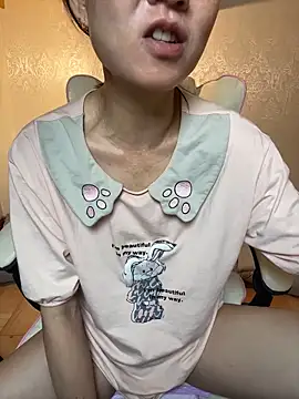lilysister66 online show from May 5, 2:42 pm