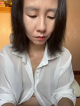 lilysister66 online show from May 26, 1:53 pm