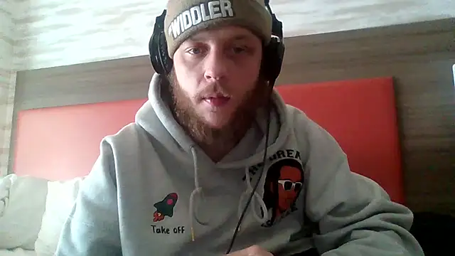 alejandro69420 online show from April 6, 7:37 pm