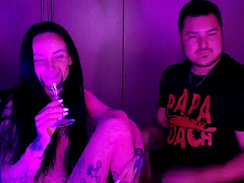 Snapshot of RavenXNoir chatting on April 3, 7:09 pm RavenXNoir online show from April 3, 7:09 pm