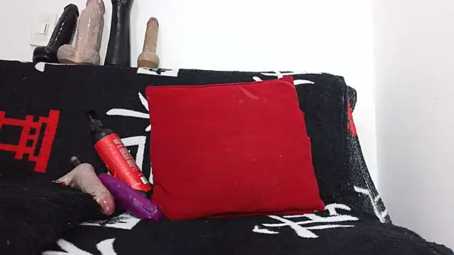 Snapshot of SCARLETTTX chatting on June 4, 1:05 pm SCARLETTTX online show from June 4, 1:05 pm