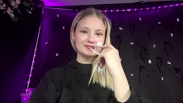 LiziSweet online show from March 21, 3:49 pm