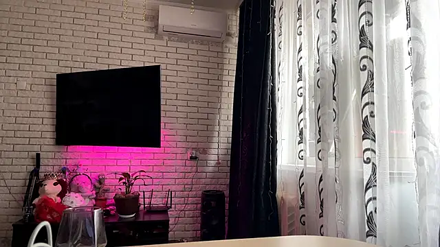 ElmiraDabato online show from April 7, 7:10 am