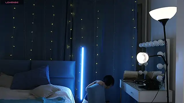 RubieNibbs online show from April 5, 8:26 pm