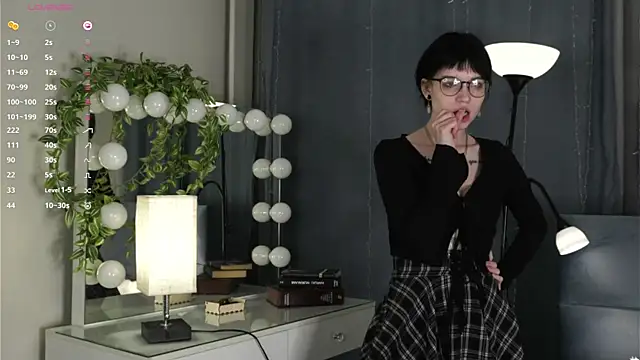 RubieNibbs online show from April 15, 6:56 pm