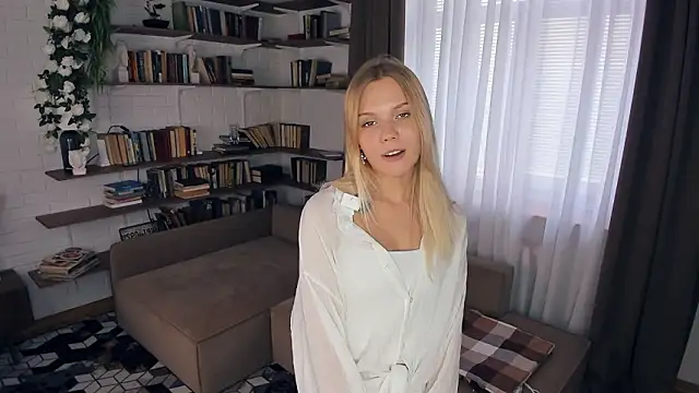 InesPiek online show from March 25, 8:57 am