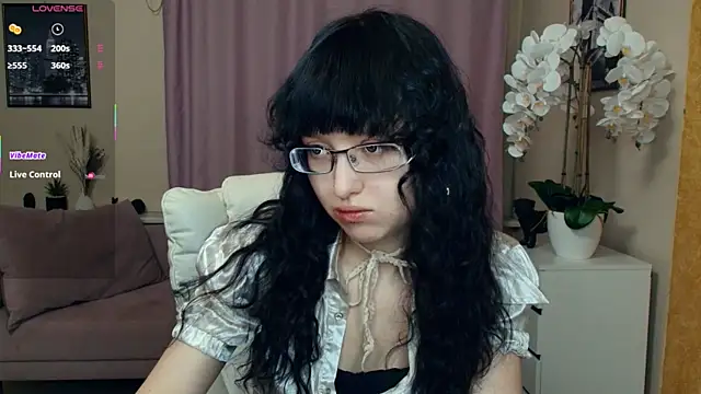 JordanSvetlik online show from May 10, 7:49 pm