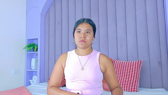 AhslyEvans   online show from August 5, 8:36 pm